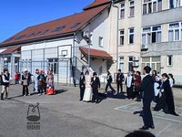 photo🎭 Farsangtemetés az iskola udvarán